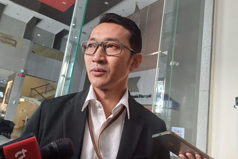KPK Tetapkan 4 Tersangka Gratifikasi Pengadaan Katalis di Pertamina
